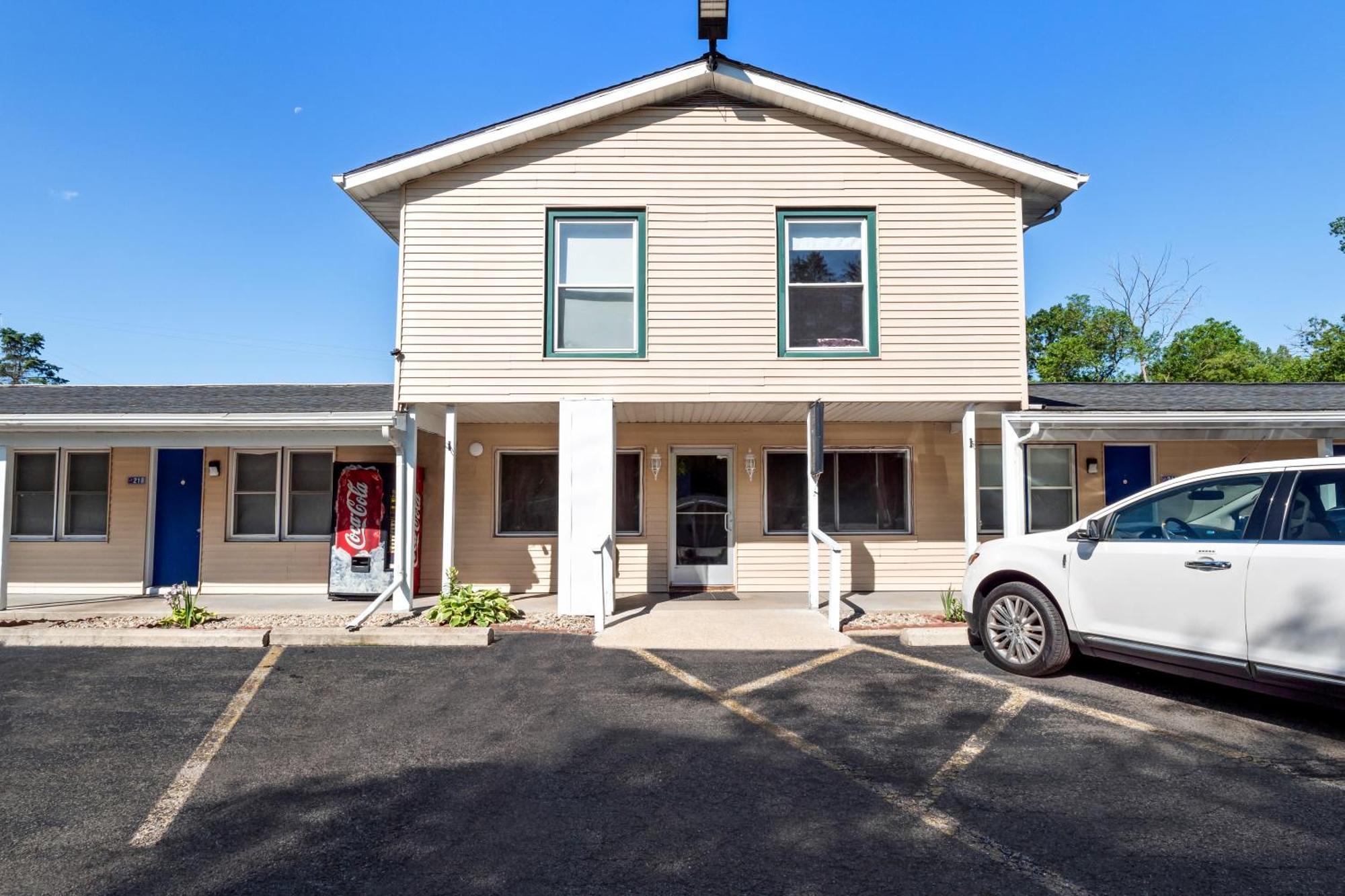 Americas Best Value Inn Jonesville/Hillsdale Экстерьер фото