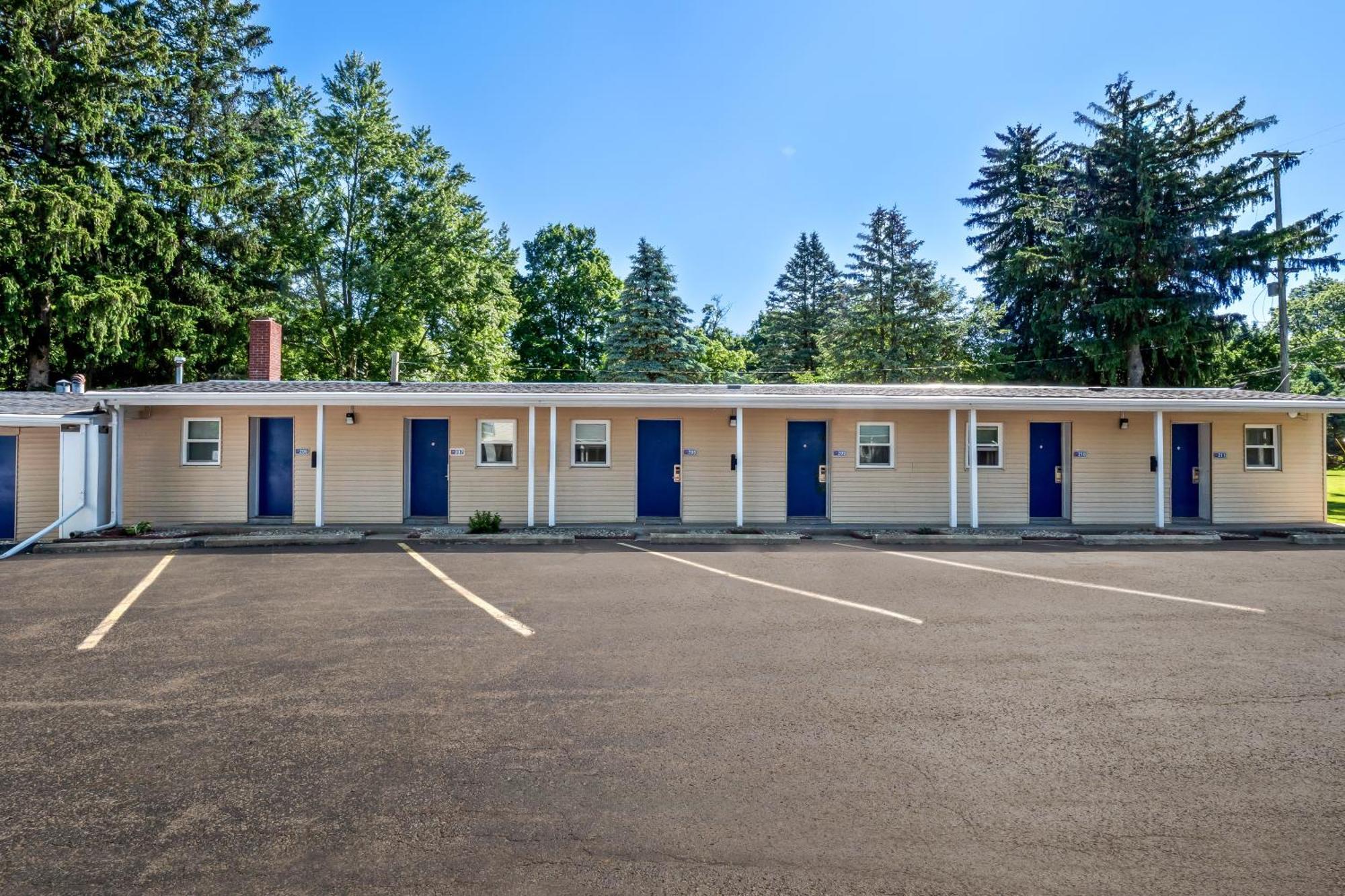 Americas Best Value Inn Jonesville/Hillsdale Экстерьер фото