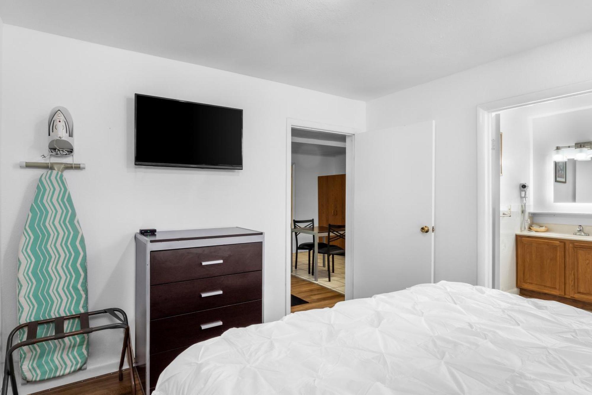 Americas Best Value Inn Jonesville/Hillsdale Экстерьер фото